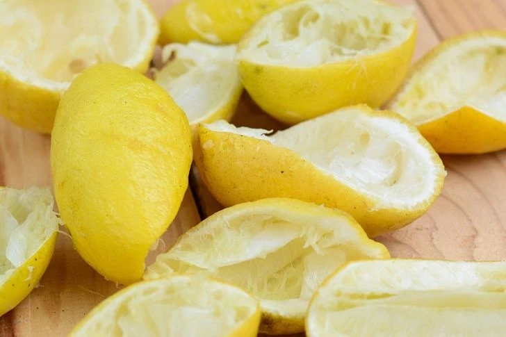 Секрет лимонных корок с солью: гениальный лайфхак для мудрых хозяек