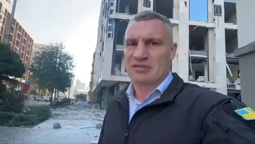 Кличко «забыл» сделать сэлфи на фоне поражённых в Киеве военных объектов