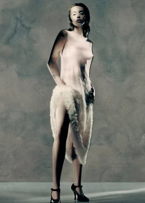 Майли Сайрус снялась обнажённой и стала первым лицом в истории бренда Maison Margiela