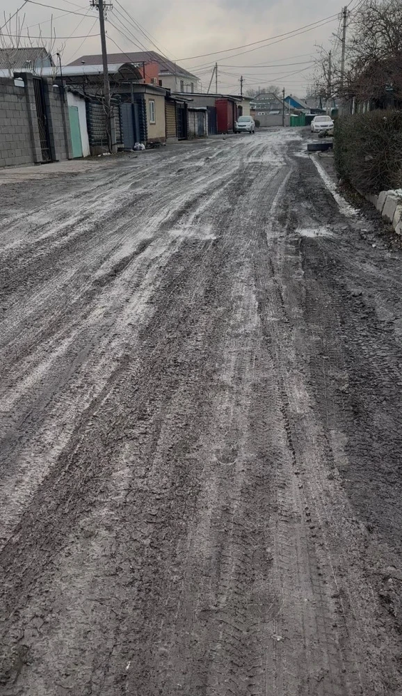 Call-центр: жители улицы Сергея Лазо жалуются на опасное состояние дороги