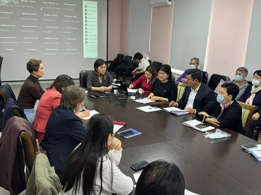 Оперативный штаб по гриппу рекомендовал усилить профилактическую работу не только среди детсадов и школ, но и в торговых центрах