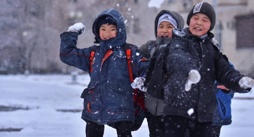 Стало известно, когда у школьников зимние каникулы