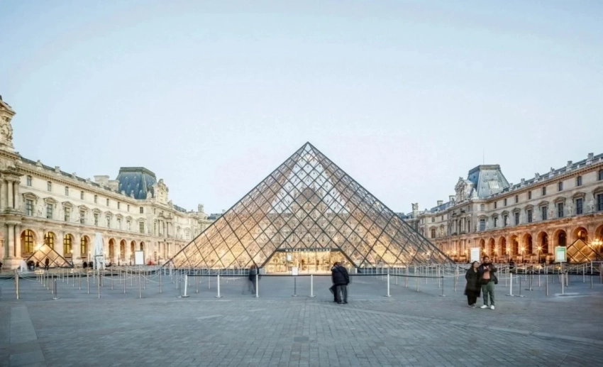 Потоп в Лувре: пострадали древние научные тексты