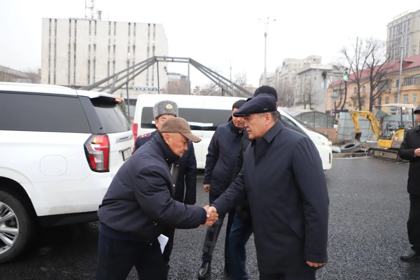 Ташиев потребовал демонтировать конструкции у ЦУМа, сужающие проезжую часть