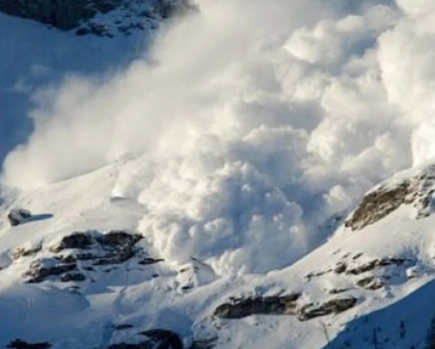 МЧС перечислил участки дорог, на которые могут сойти снежные лавины