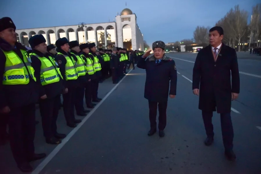 В Бишкеке проведен гарнизонный развод-инструктаж милиции