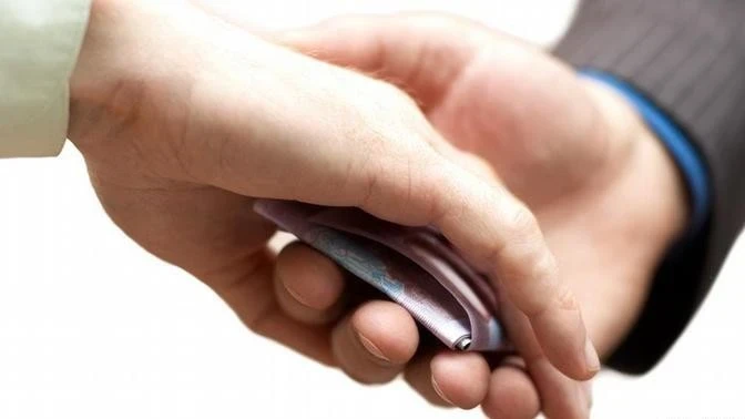 В Узбекистане гражданам, сообщившим о коррупции, будет выдаваться защитный ордер и нагрудный знак