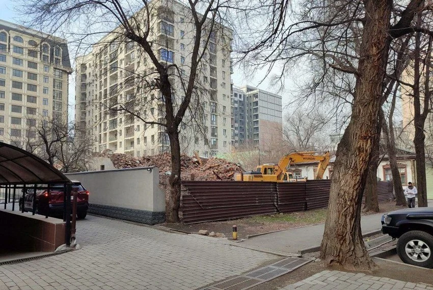 Неделя-24. Чиновники съездили в хадж, а Бишкек продолжает терять свою историю