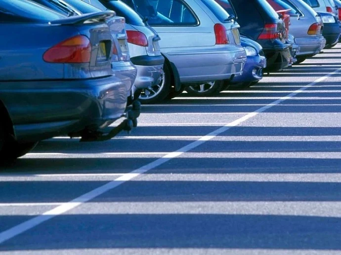 Присмотритесь, как паркуется сосед — теперь вы знаете о нем все!