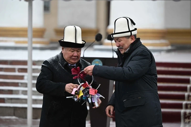 Минэнерго передали 37 единиц спецтехники на 145,8 млн сомов