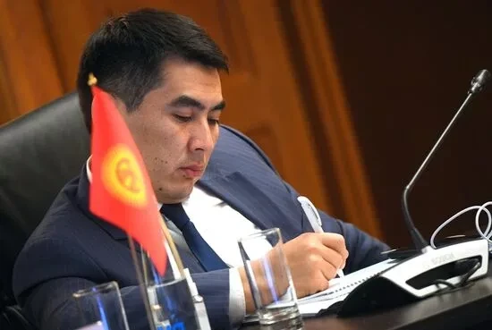 Новый замминистра иностранных дел Кайрат Турсункулов представлен коллективу МИД КР