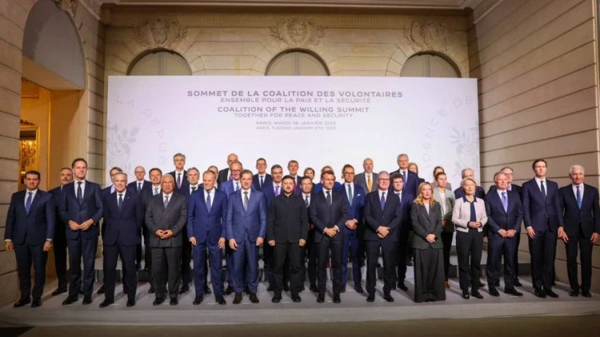 Зеленский, Макрон и Стармер подписали декларацию о гарантиях для Киева и размещении войск в Украине после завершения конфликта