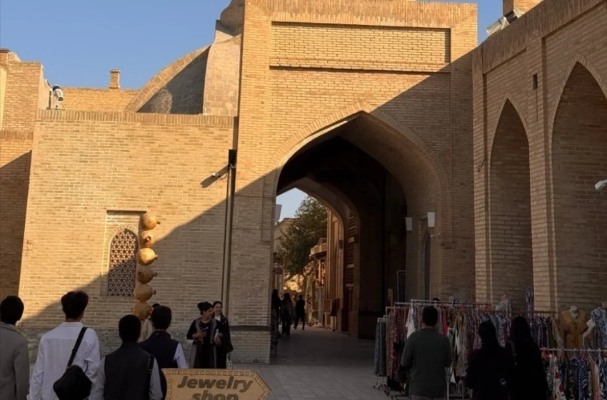 Узбекистан планирует привлечь до 100 тыс. туристов из Малайзии и Индонезии