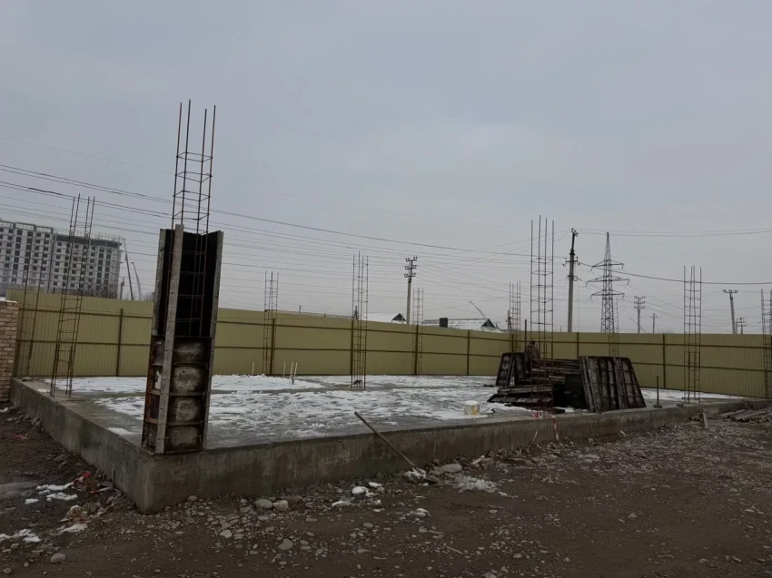 В Манасе приостановлена работа стройкомпании из-за проблем с разрешительными документами