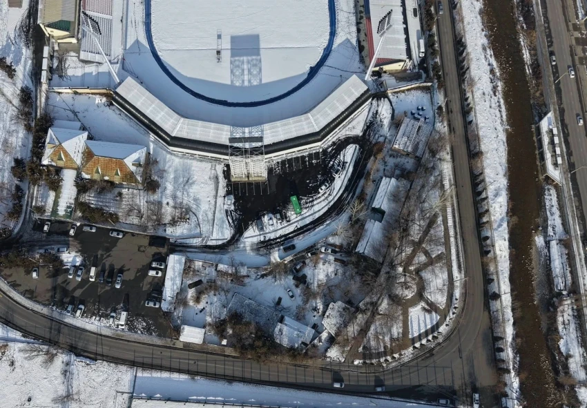 В Оше освобождают участок у центрального стадиона, возвращенный городу