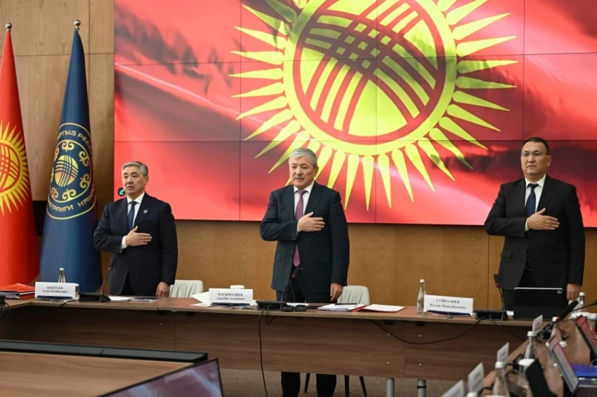 В 2026 году в Кыргызстане повысят зарплаты работникам социальной сферы