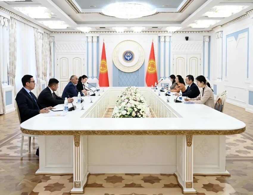 Спикер встретился с членом ЦК Компартии Китая Гао Сяном