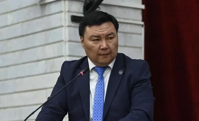 Почему в Минстрое есть зарплаты в 500 тыс. сомов - комментарий замминистра