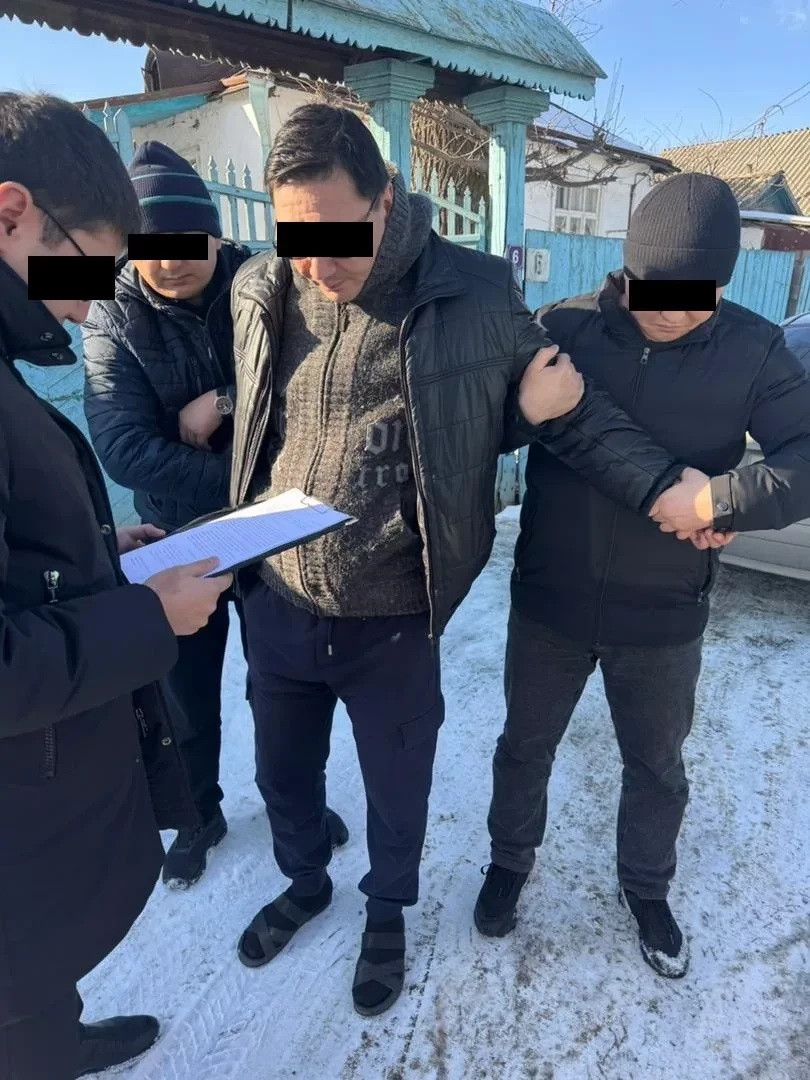 ГКНБ: В Таласе за вымогательство взятки задержан заместитель прокурора