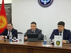 Коллективу мэрии Кара-Балты представили нового градоначальника Алмазбека Исакова