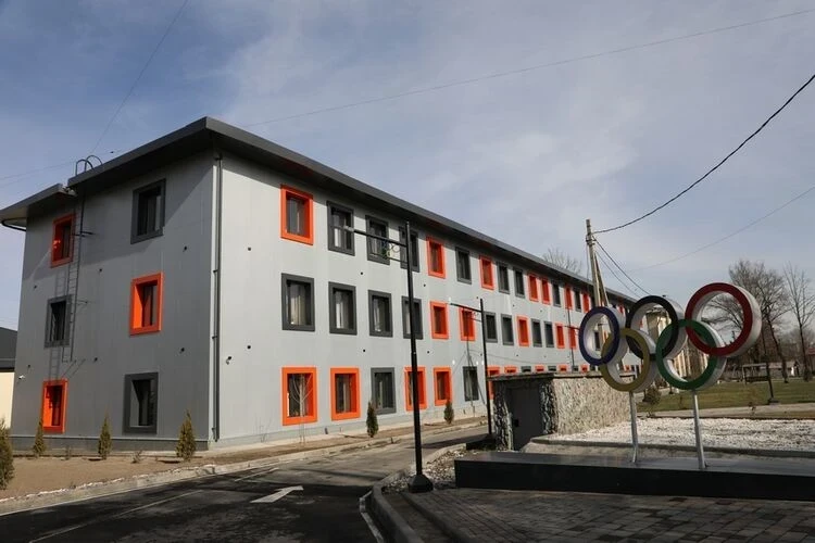 Камчыбек Ташиев открыл новый спортивный комплекс в Бишкеке