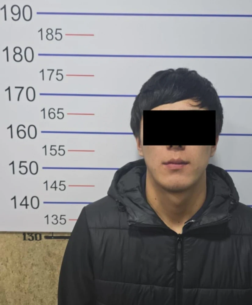 В Бишкеке мужчина избил водителя и разбил боковые стекла его авто