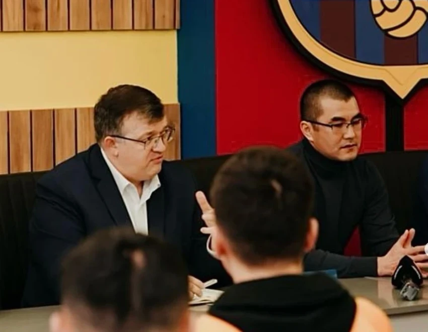 КФС посетил академию "Барселона" в Манасе