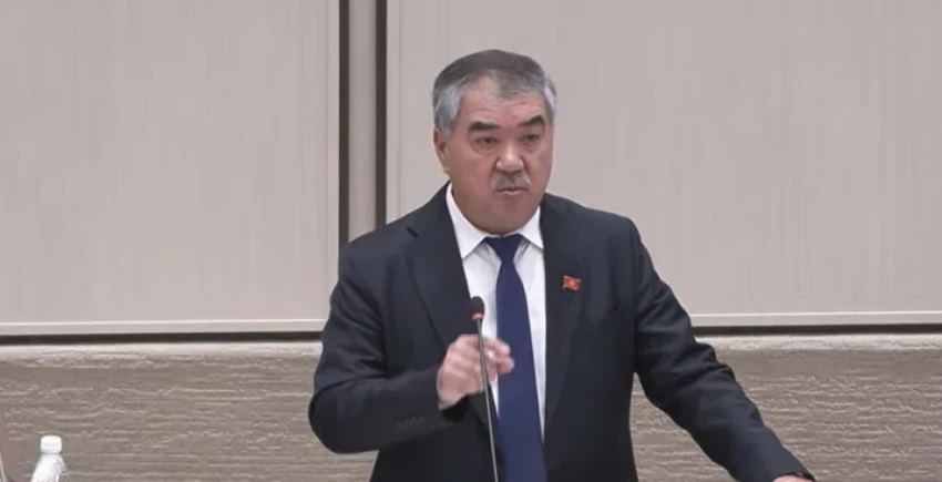 Депутат Сулайманов ответил на обвинения в популизме из-за водительских прав