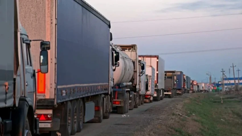 Затор фур на границе. В Казахстане прокомментировали ситуацию
