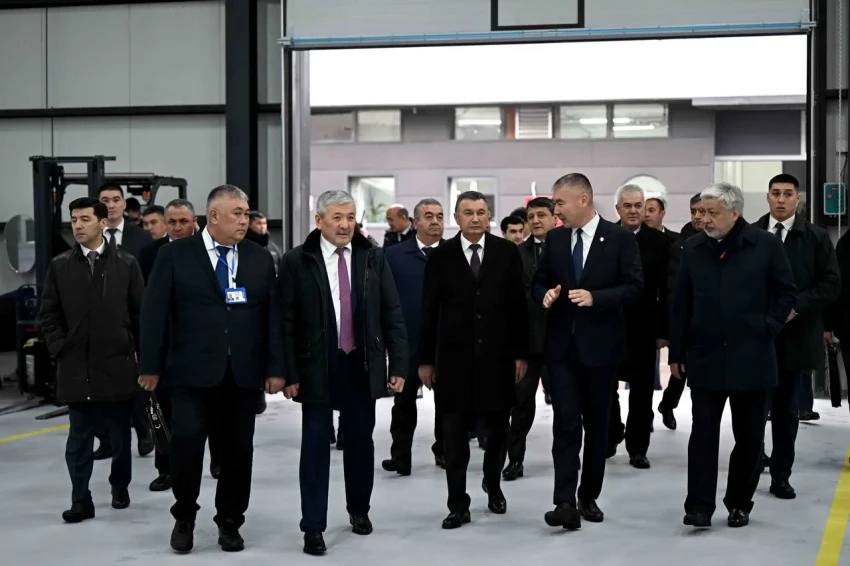Делегация Таджикистана во главе с Кохир Расулзода высоко оценила работу ОАО «Учкун» и «Кызмат»