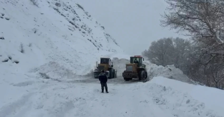 На трассе Бишкек–Нарын–Торугарт сошла снежная лавина